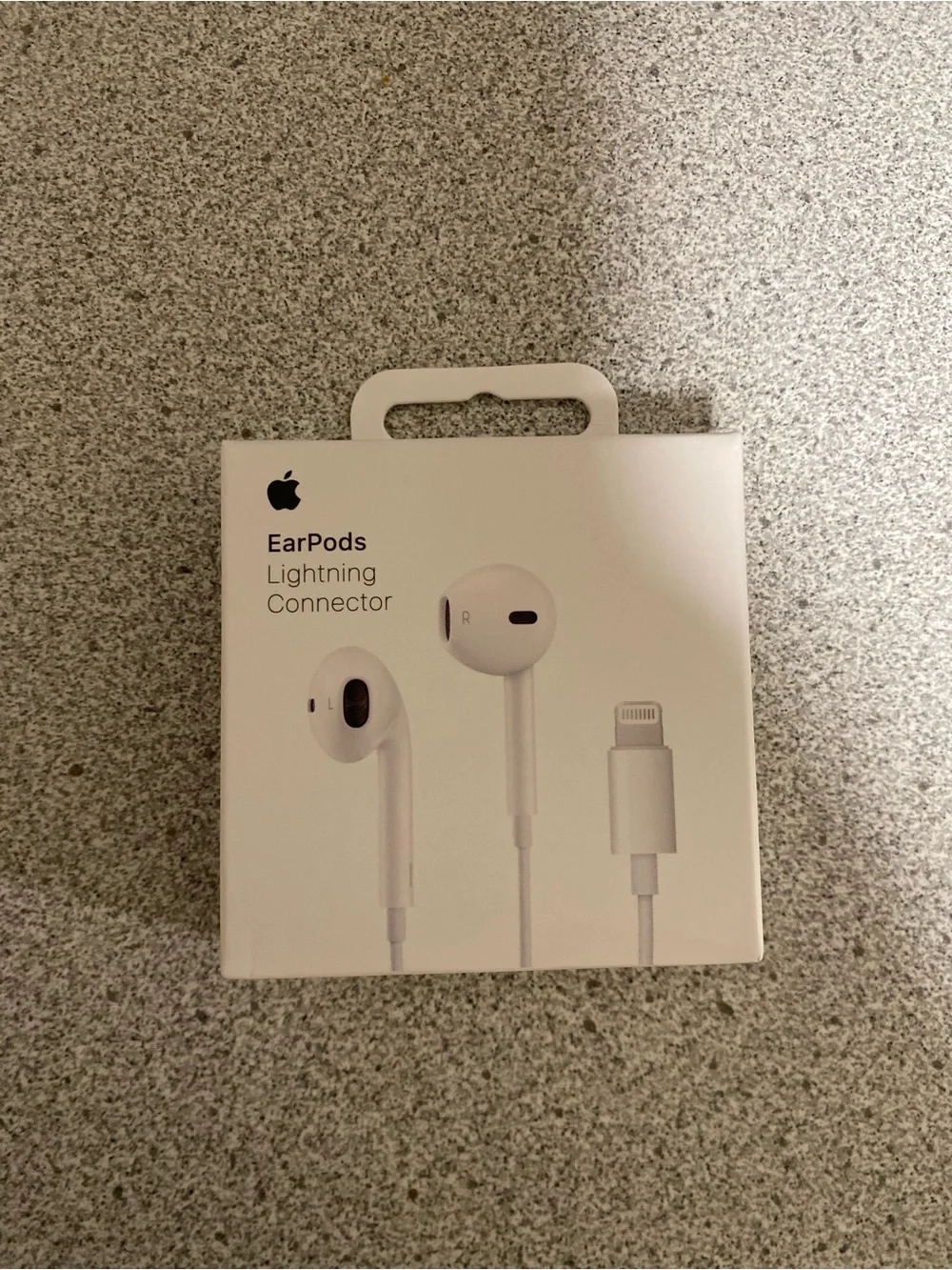 Apple EarPods Lightning Connector - White Earbuds